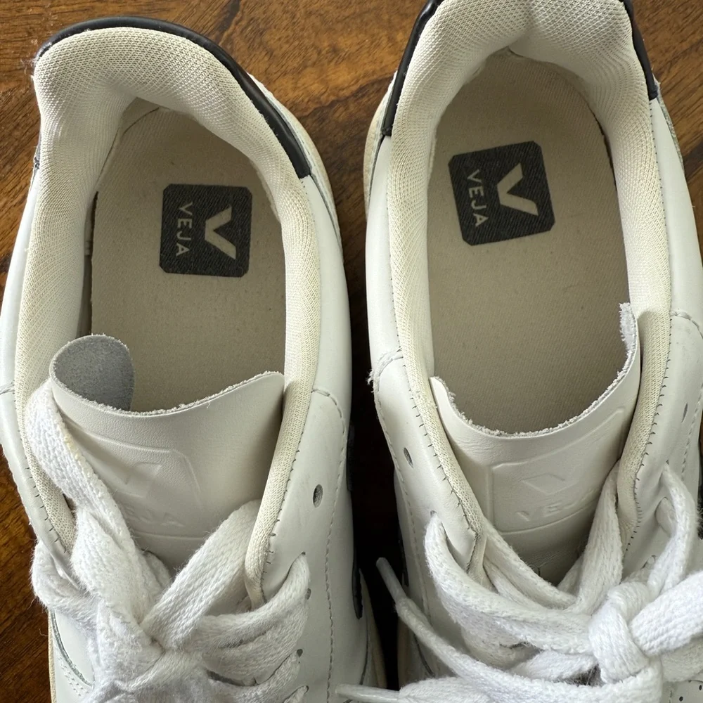 Veja V-10 White and Black Sneakers - Picture 3 of 4